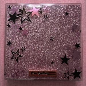 M.A.C Star-Dipped face compact: light